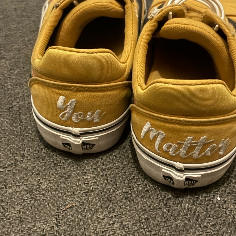 🌼 Vans 721356 you matter comes with no tie laces can be changed out 🌻 - Picture 5 of 5